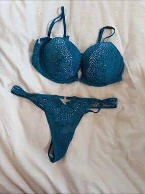 Victoria's Secret Teal Lace Push-Up Bra & Thong Set